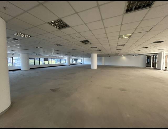 1,035M² OFFICE TO LET IN SANDTON CENTRAL